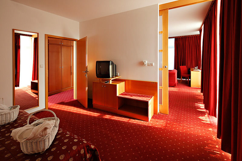 Hotel Izvir - Sava Hotels & Resorts Radenci Esterno foto